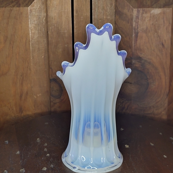 Fostoria "Heirloom" opalescent glass candleholder - Picture 11 of 17